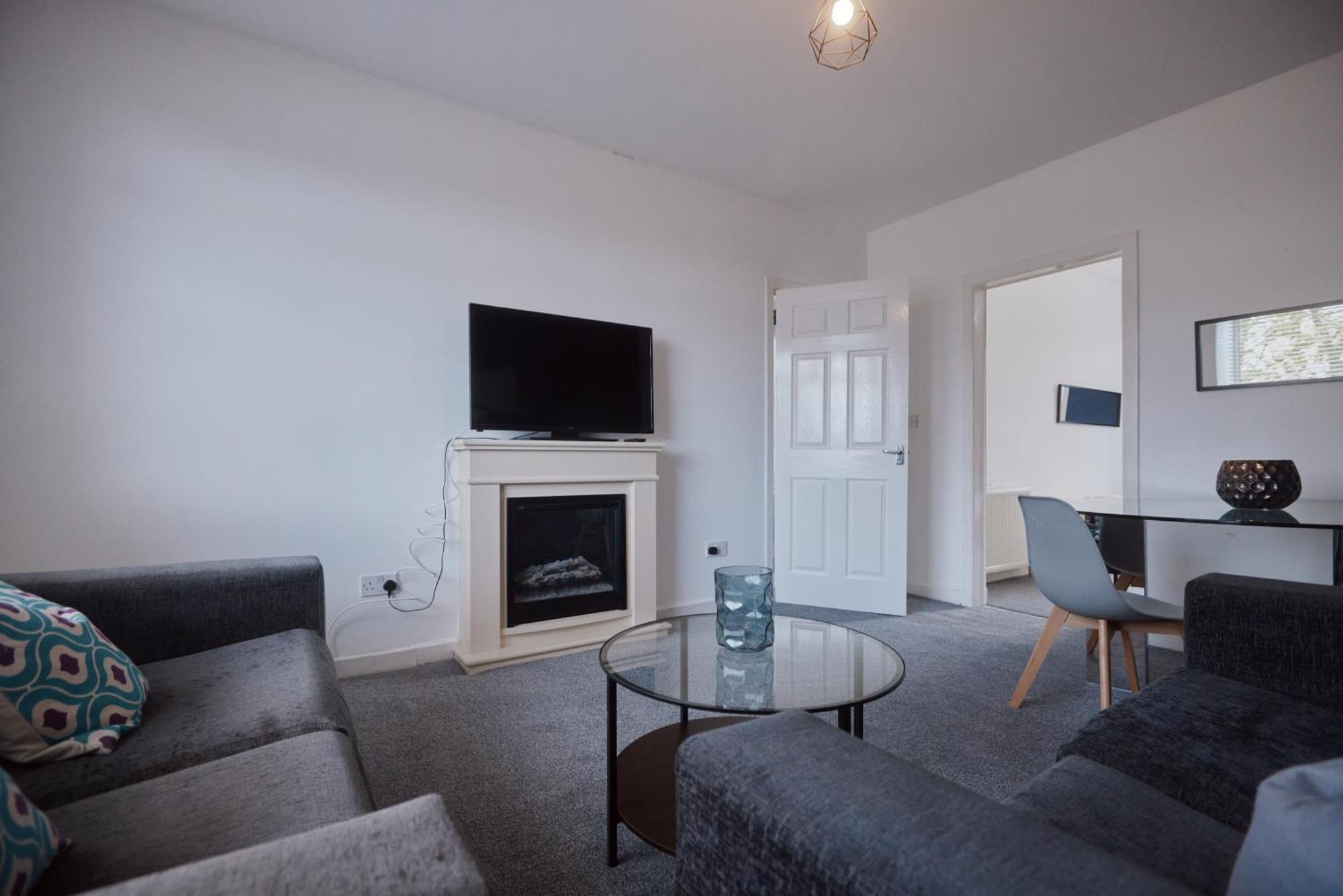 Modern And Vibrantly Designed Apartment Motherwell Luaran gambar